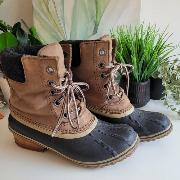 Sorel Shoes - Sorel Women's Two-Tone Lace-Up Winter Rain Boots Size 7